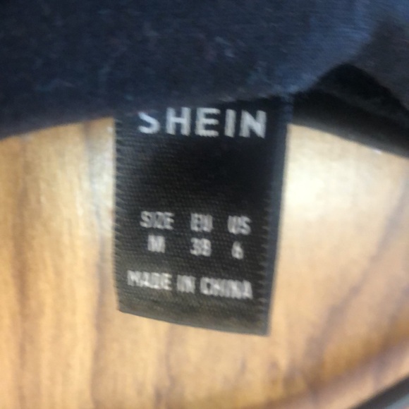 Like new, worn twice. “I do not seek, I find.” Black crop top - Picture 3 of 3